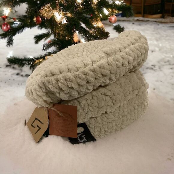 Crochet Beanie Hat With Brim - Picture 1 of 10